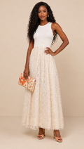 ✨4.26.26 Lulu’s Charming Ivory Maxi Dress ✨Size Medium (has stretch 🤍)$30